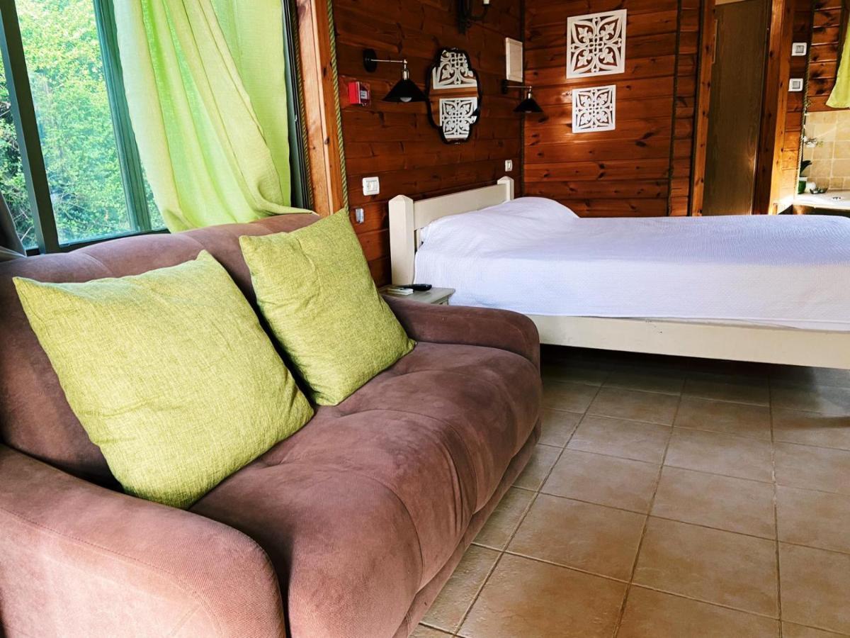 Julie'S Cabins Neot Golan 외부 사진