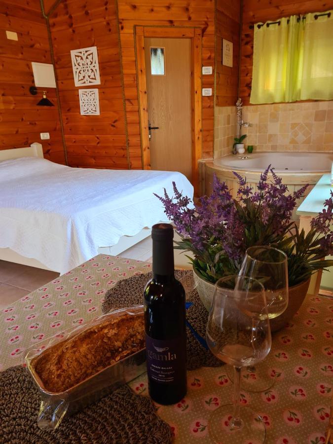 Julie'S Cabins Neot Golan 외부 사진